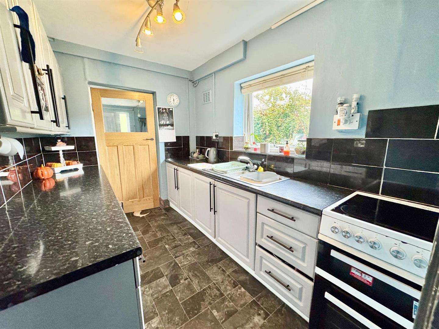 PHOTO-2025-09-03-07-19-38 (12).jpg